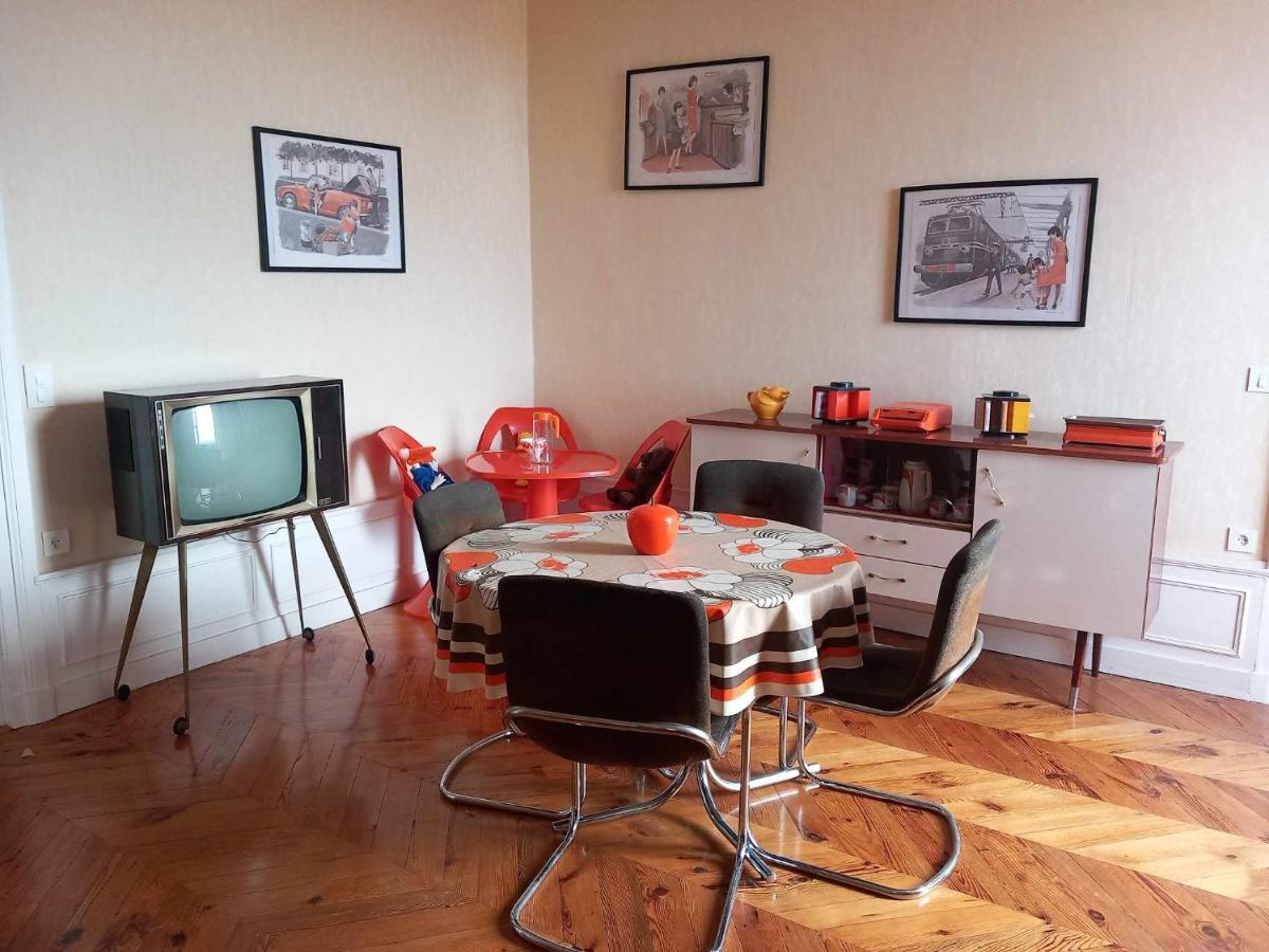 Vintage ,La Capsule Temporelle Wifi Draps Parking Publique Gratuit Apartment Thiers Exterior photo