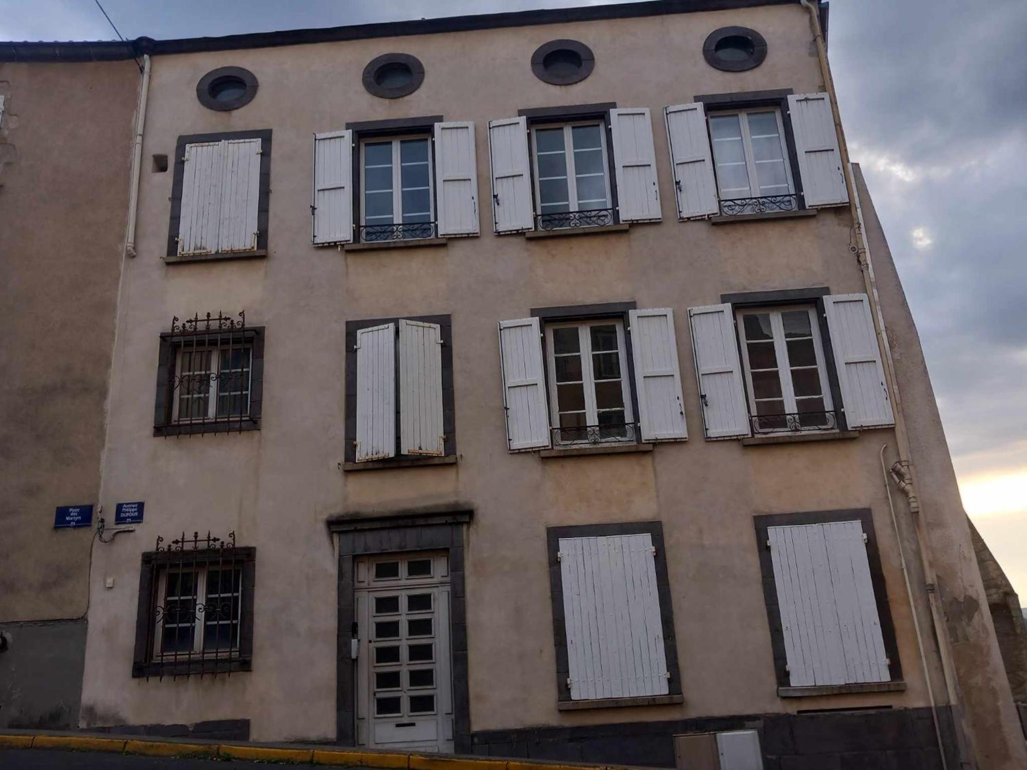 Vintage ,La Capsule Temporelle Wifi Draps Parking Publique Gratuit Apartment Thiers Exterior photo